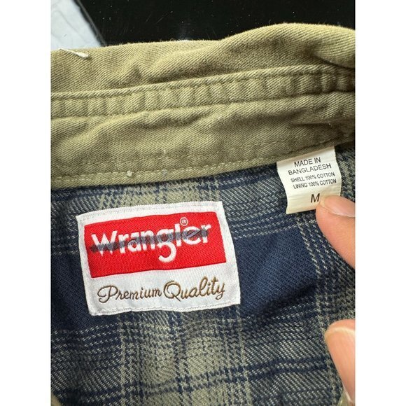 WRANGLER BUTTON UP SHIRT SIZE M | D1 - Picture 2 of 5